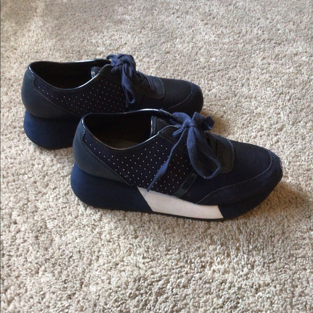 Donald pliner navy platform sneaker